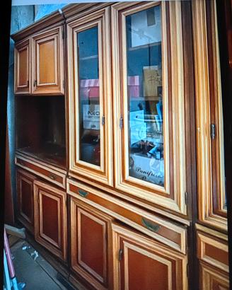 Sala in legno noce bella 