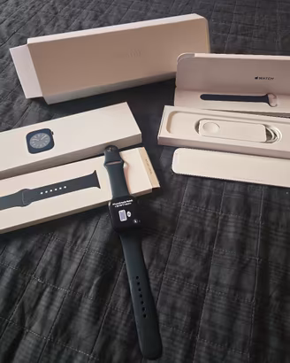 Apple Watch Series 8 45mm Midnight + Scatola