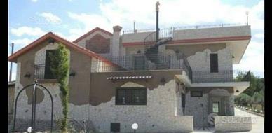 Attività / Licenza di 6500 m² con più di 5 locali 