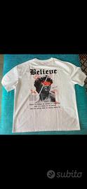 T-shirt taglia L