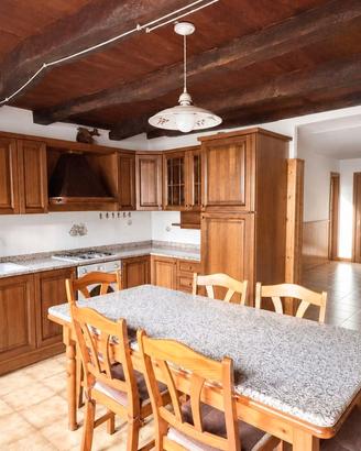 Cucina in legno massello