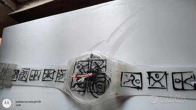 Swatch gigante a muro