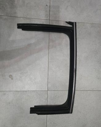 Guarnizione finestrino portiera posteriore sx