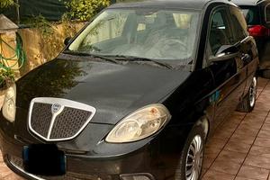 Lancia y 1.2 benzina 44kw