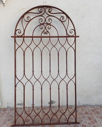 Inferriata antica ferro battuto