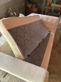 Divano in pelle bianca