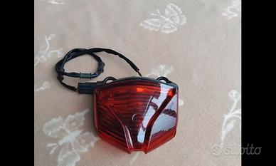 Faro post MV AGUSTA F4