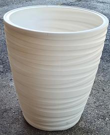 Vaso Maze da fiori bianco con onde decorative 3d