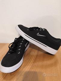 Nike nere basse di tela n.44