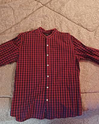 Camicia a quadri rossa e blu