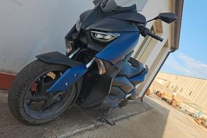 X-max 300