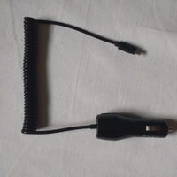 Carica batteria per cellulare per auto