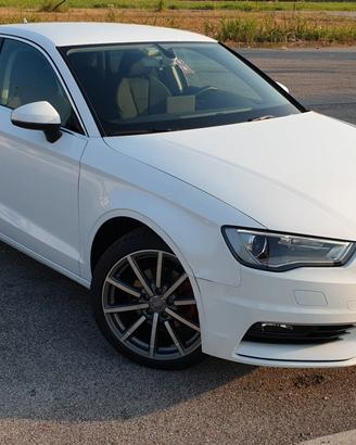 Audi A3 Sedan 2.0 tdi Ambition 150cv s-tronic E6
