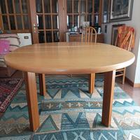 Tavolo in legno rotondo allungabile
