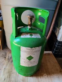 Bombola vuota per gas refrigerante .