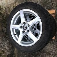 4 gomme invernali montate su cerchi in lega