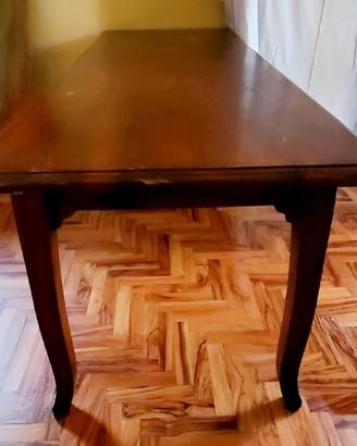 Tavolo grande in legno massiccio di noce