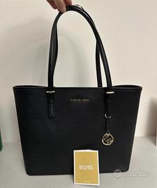 Micheal Kors Jet Set Travel L, nera.