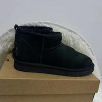 Stivali da neve UGG Classic Super Mini neri/36