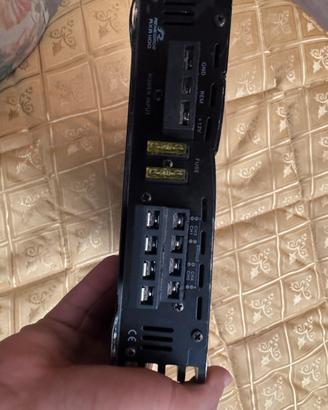 Amplificatore auto