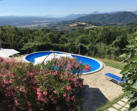 Tra Umbria e Toscana rustico panoramico