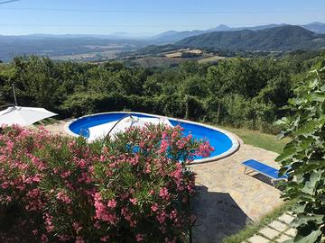 Tra Umbria e Toscana rustico panoramico