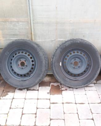 "Gomme invernali 215/65 r16"