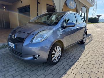 Toyota Yaris 1.0 5 porte