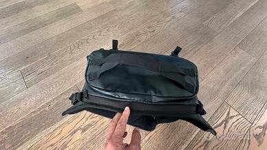 Wandrd Roam (Rogue) 9L sling nera