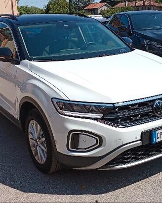 Volkswagen T-Roc 2.0 TDi 150cv DSG da VETRINA