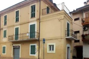 Appartamento di 132 m² con più di 5 locali a Caste