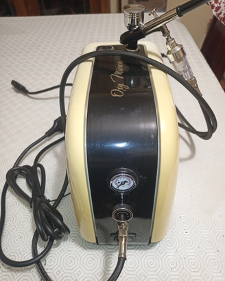 Aerografo con compressore per cosmetica