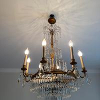 Lampadario in bronzo dorato a 8 luci