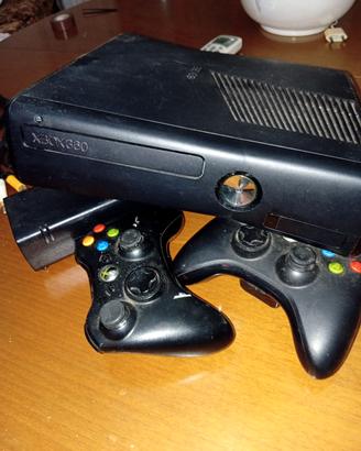 X Box 360 + due Controler 