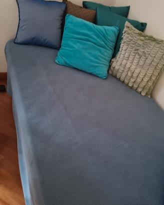 copridivano o coperta in pile
