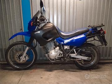 Yamaha xt600 storica con accessori