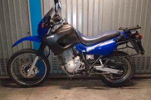 Yamaha xt600 storica con accessori