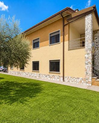 Appartamento di 85 m² con 3 locali e box auto a Ca