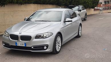 Bmw serie 5 Luxury con 15000 km originali 