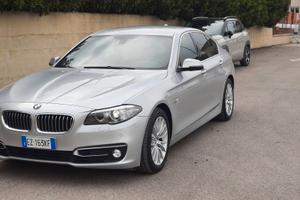 Bmw serie 5 Luxury con 15000 km originali 