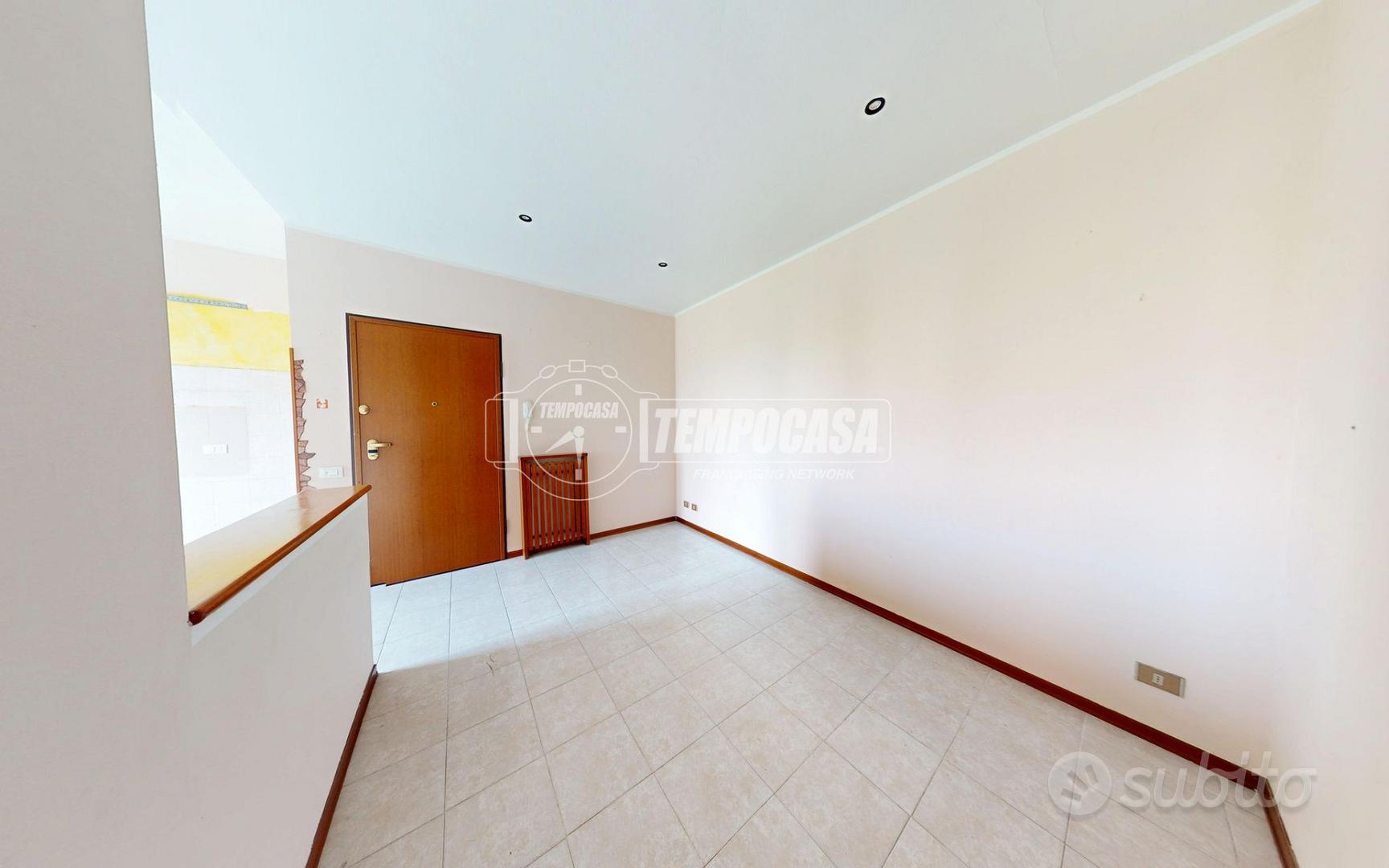 Apartment in Rovellasca, Como - Altro