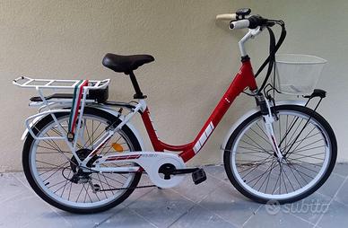 Bici Elettrica Donna quasi nuova