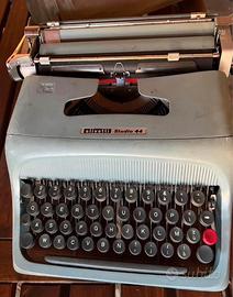Macchina da scrivere vintage Olivetti Studio 44