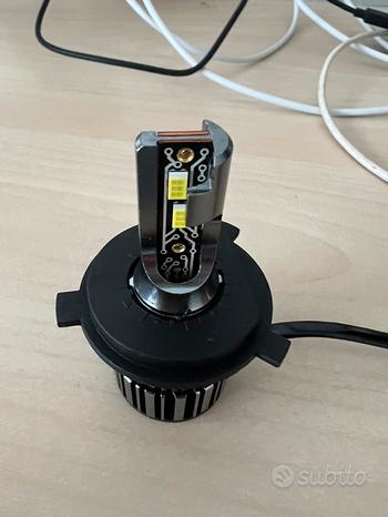 Coppia lampadine H4 a LED AUTO