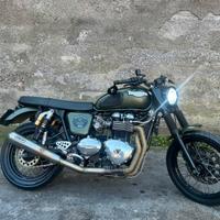 Triumph Thruxton 900