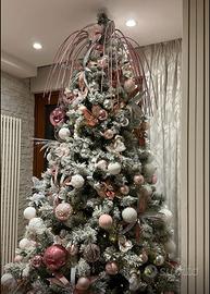 Albero di natale innevato