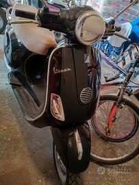 splendida Vespa 150 lx ie del 2009 con soli 4200km