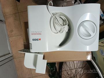 Affettatrice SEB in plastica bianca