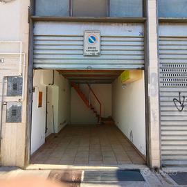 Locale deposito multilivello con accesso carrabile