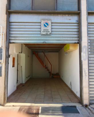 Locale deposito multilivello con accesso carrabile